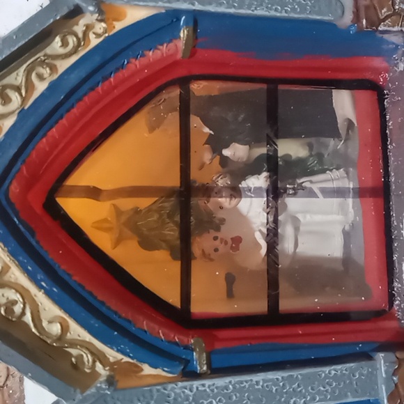 COLLECTIBLE LIGHTED PORCELAIN CHURCH  VILLAGE - Picture 9 of 13